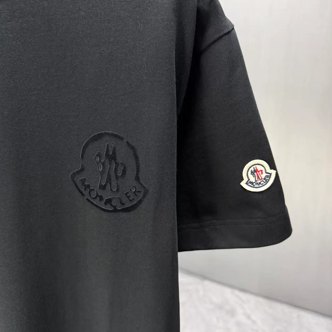 MONCL* * 2026 New Arrival T logo ：Black White Bright Red Dark Blue Sizes：S M L XL XXL